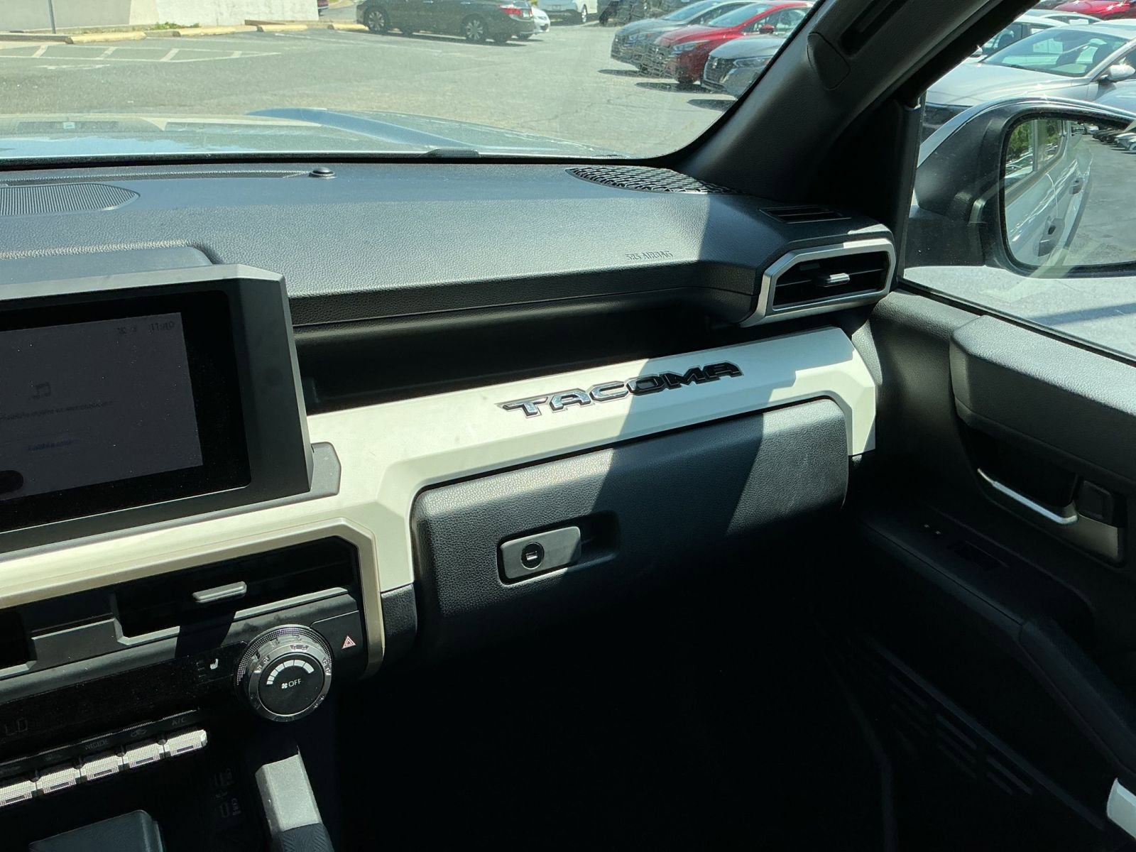 Used 2024 Toyota Tacoma TRD Off-Road AWD/4WD image 30