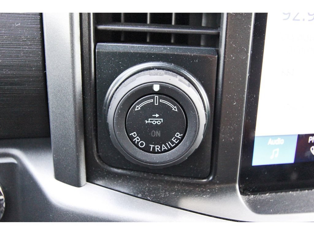 Used 2025 Ford F150 Lightning XLT AWD/4WD image 29