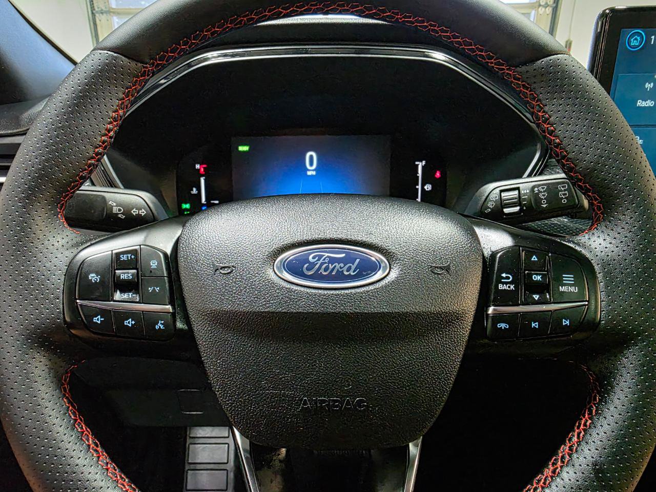 Used 2025 Ford Escape ST-Line Select w/ Tech Pack #1 AWD/4WD image 28
