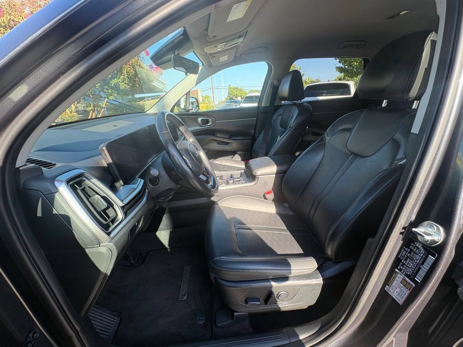 Used 2024 Kia Sorento S AWD/4WD image 8