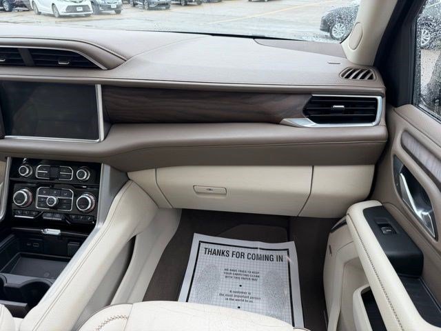 Used 2021 GMC Yukon XL Denali AWD/4WD image 27