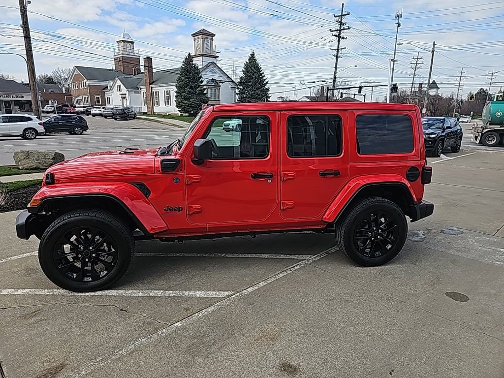 Certified 2025 Jeep Wrangler Unlimited Sahara w/ Safety Group image 10