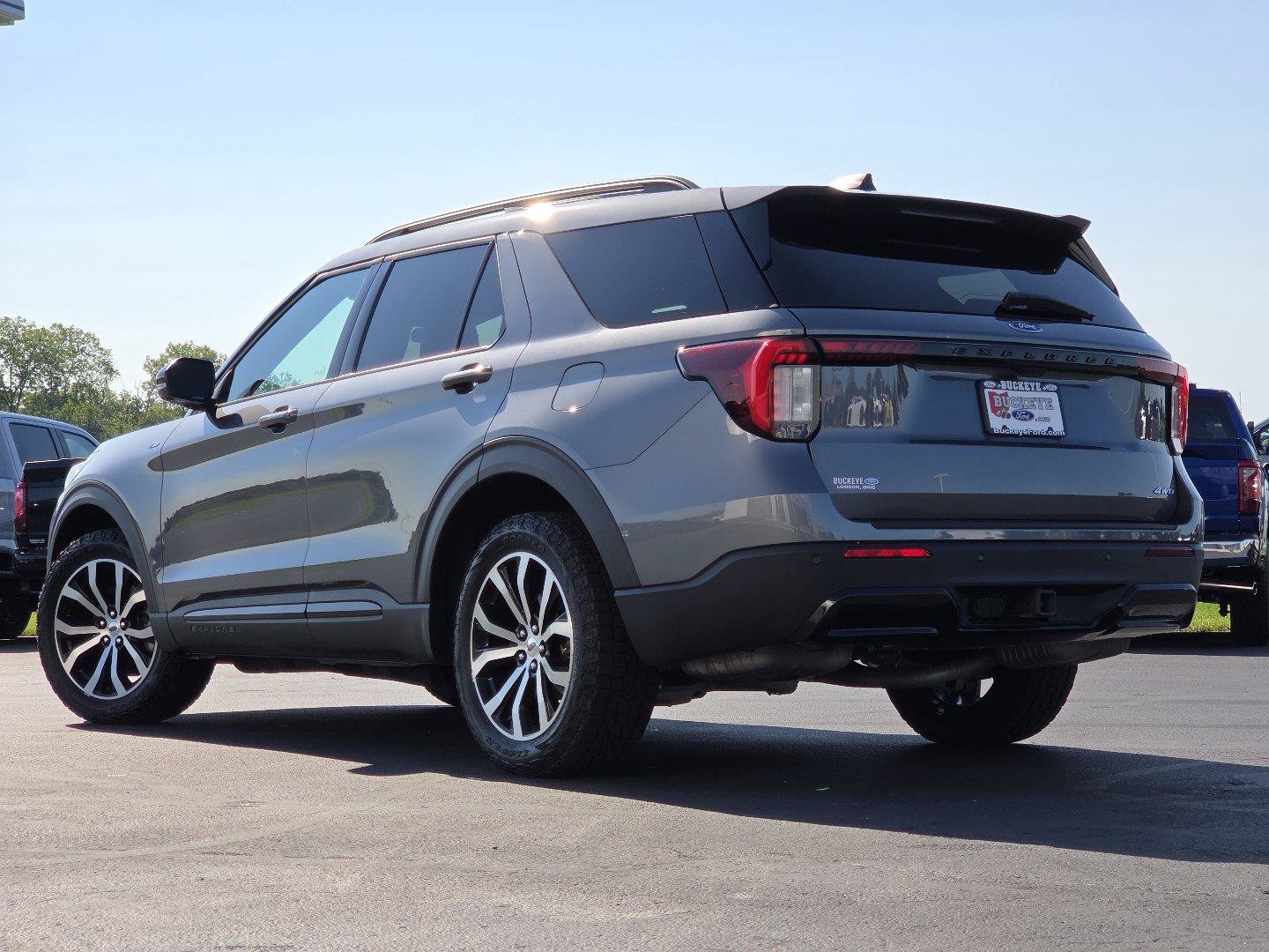 Used 2025 Ford Explorer ST-Line AWD/4WD image 17
