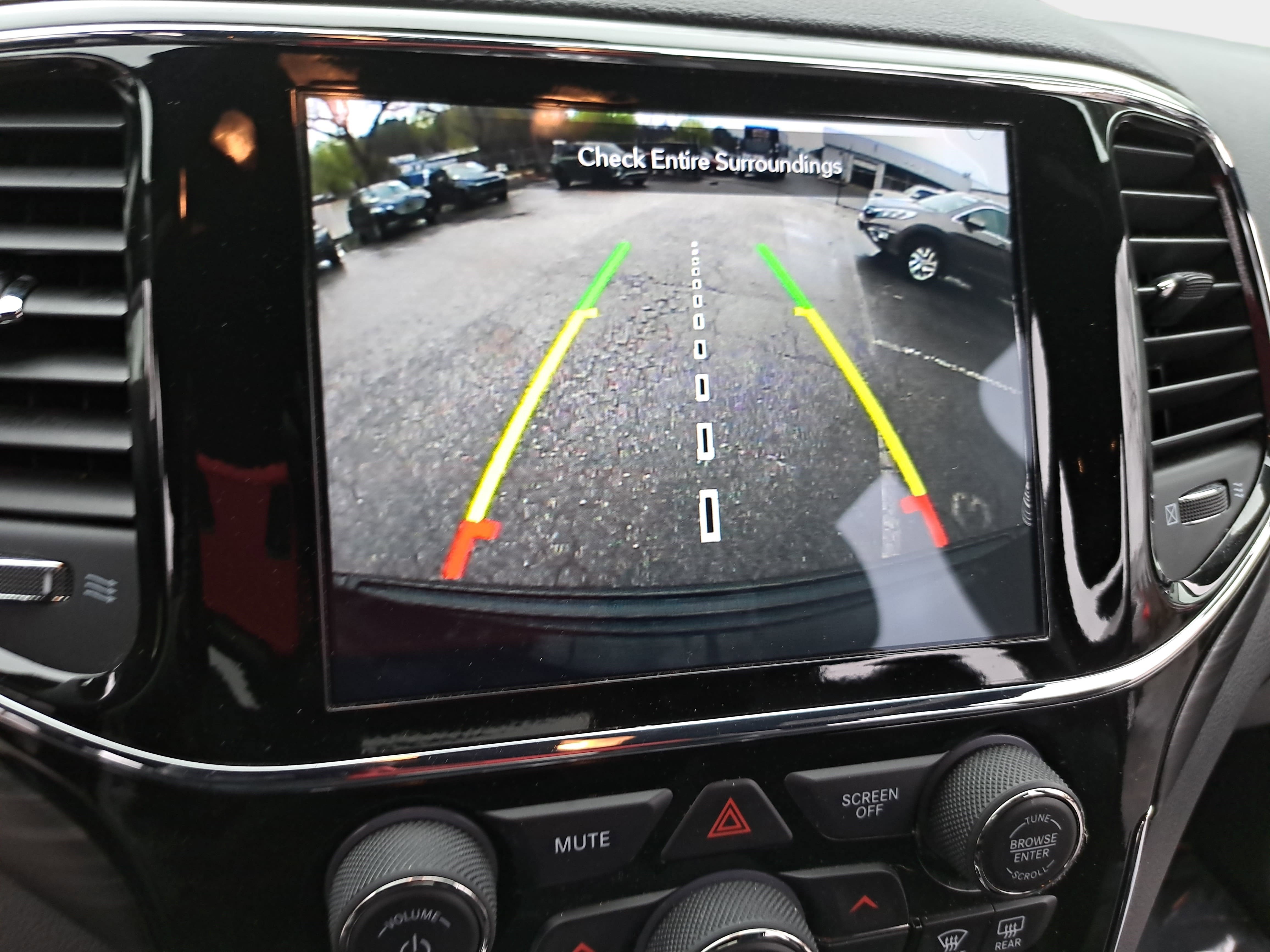 Used 2022 Jeep Grand Cherokee Laredo X image 22