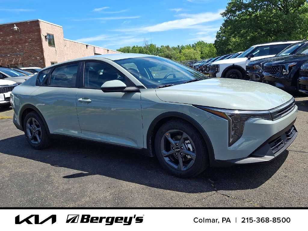 New 2026 Kia K4 FWD image 2