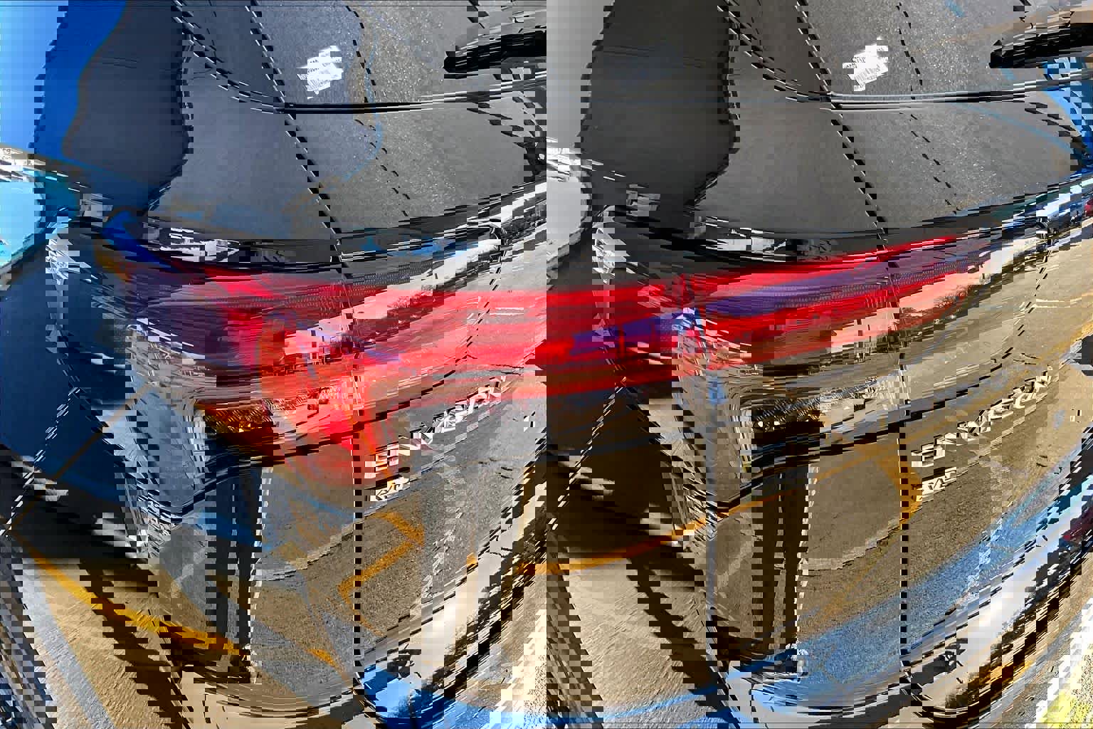 Used 2021 Buick Envision Essence w/ Technology Package I image 28