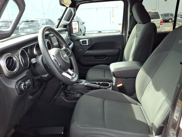 Used 2019 Jeep Wrangler Unlimited Sahara AWD/4WD image 23