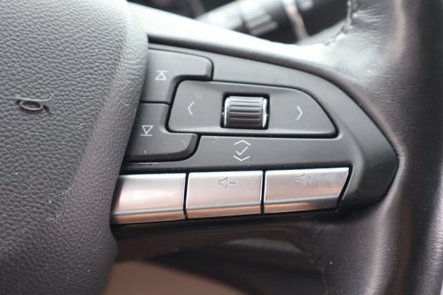 Used 2022 Cadillac XT4 Premium Luxury w/ Enhanced Visibility Package FWD image 25