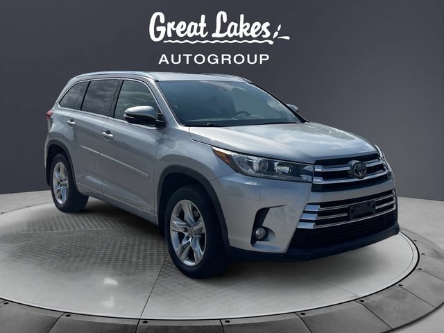 Used 2017 Toyota Highlander Limited w/ Carpet Mat Package AWD/4WD image 7