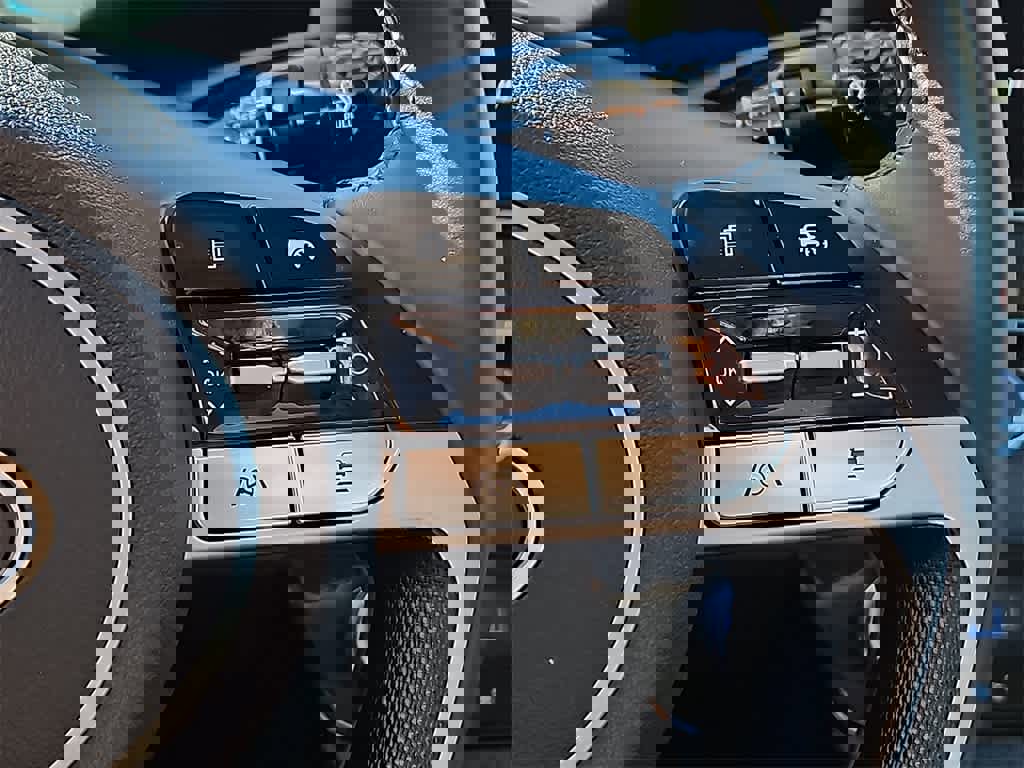 Certified 2024 Hyundai Elantra SEL w/ Convenience Package image 20