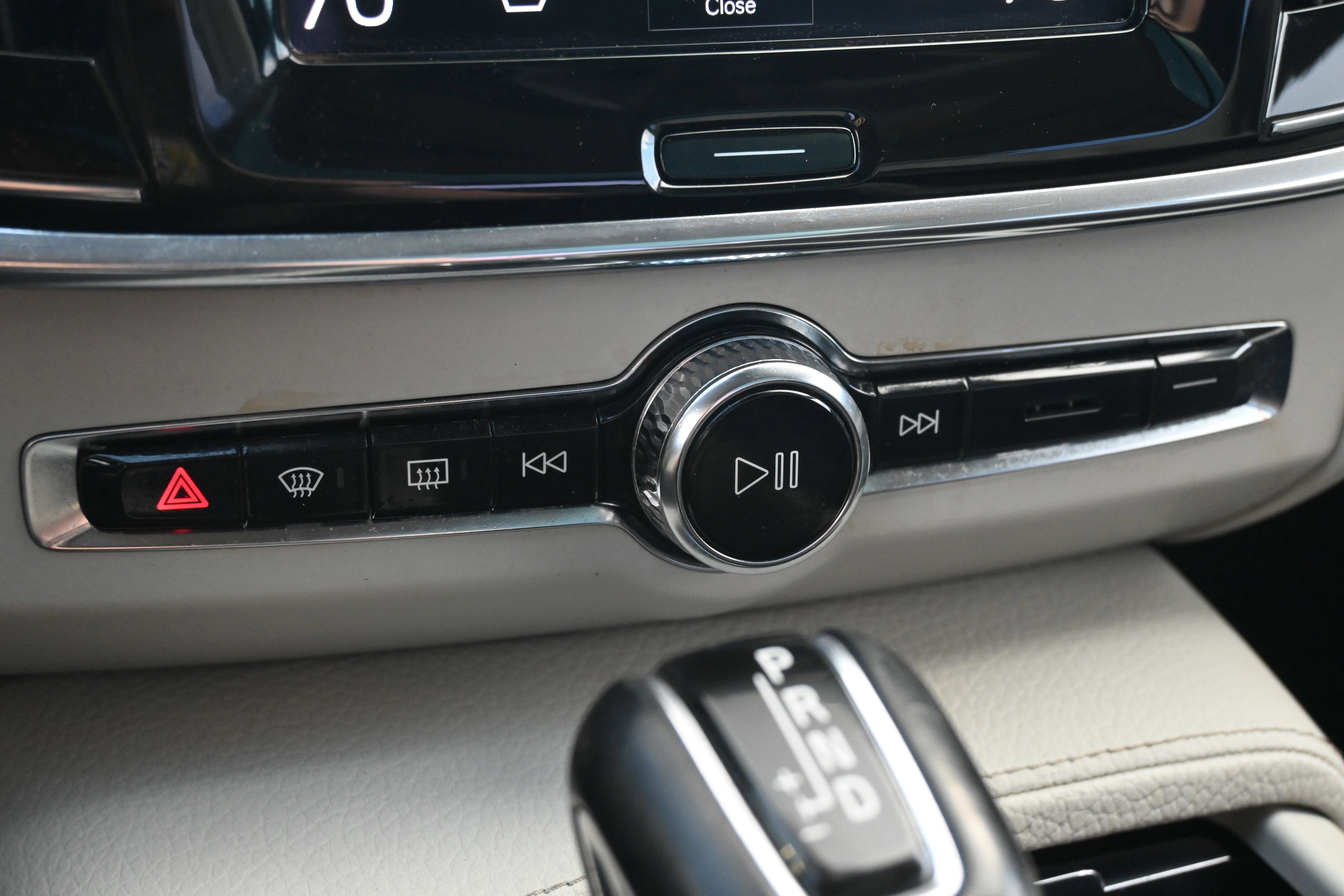 Used 2018 Volvo S90 T5 Momentum FWD image 28