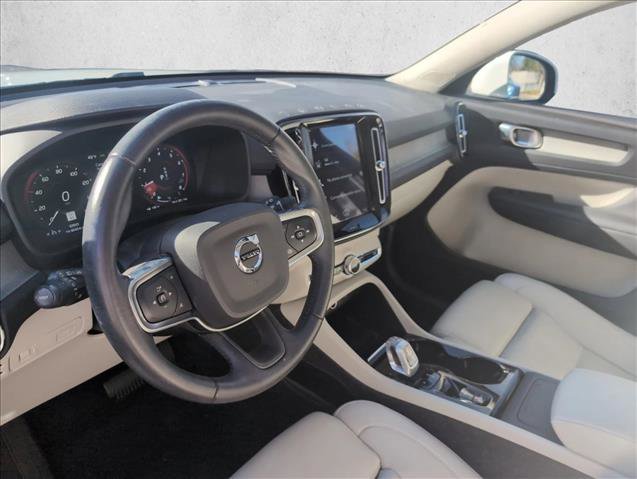Used 2021 Volvo XC40 T5 Inscription w/ Climate Package image 9