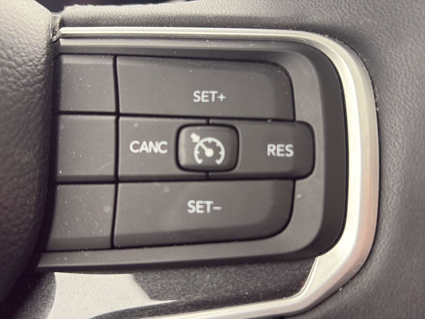 Used 2022 Jeep Wagoneer Series I w/ Premium Group I image 17