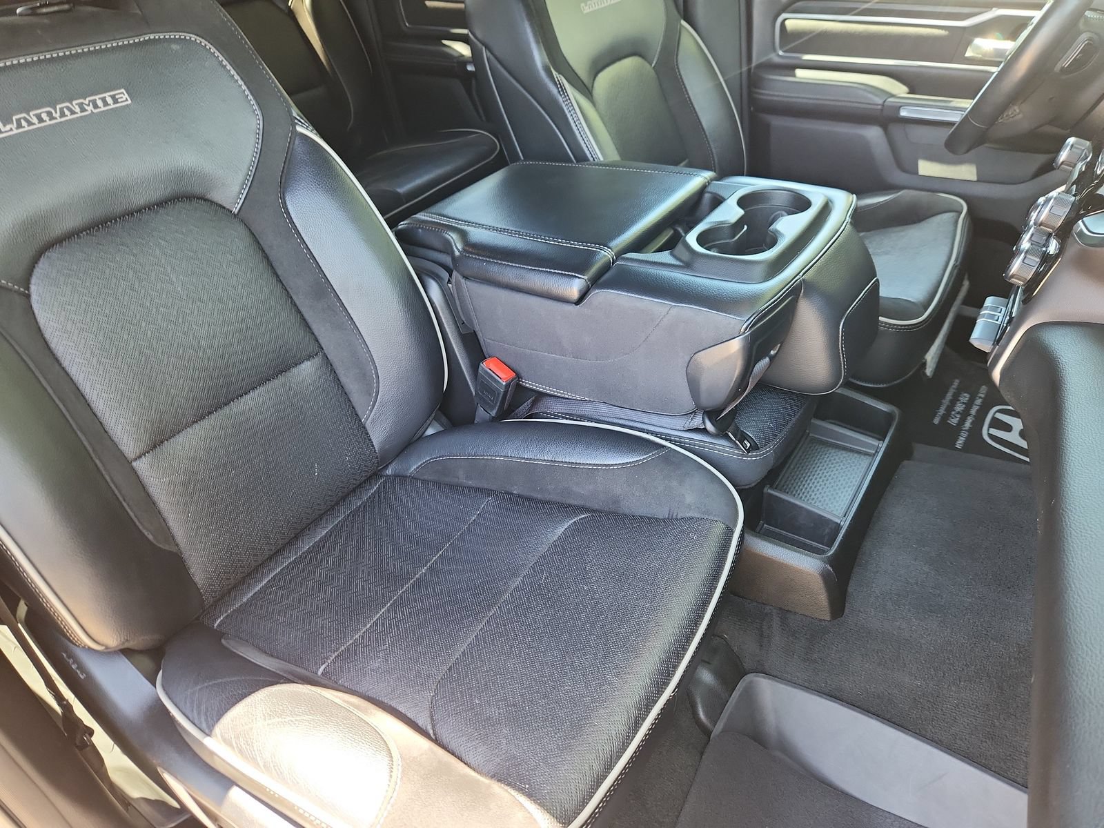 Used 2023 RAM 1500 Laramie AWD/4WD image 16