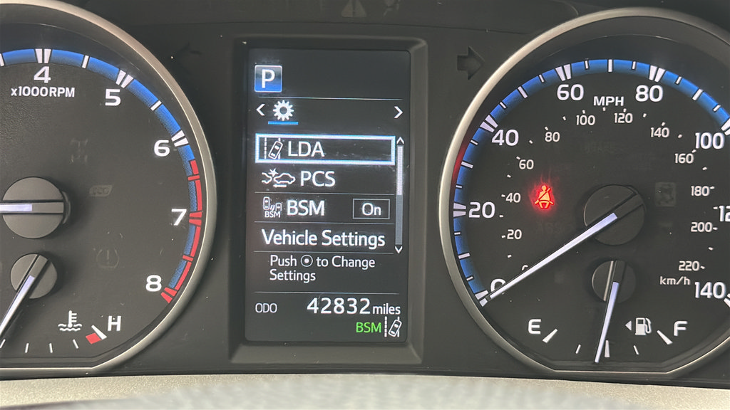 Used 2018 Toyota RAV4 XLE w/ Plus Extra Value Package AWD/4WD image 16