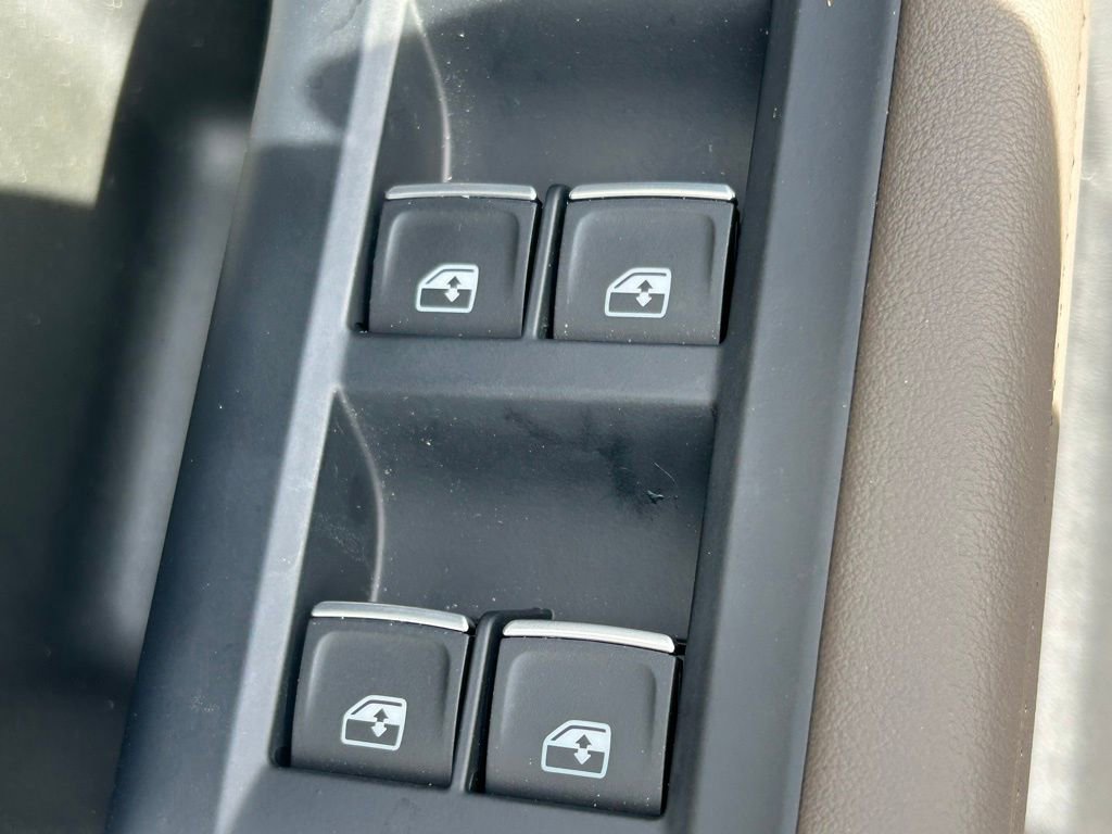 Used 2025 Audi Q5 Premium w/ Convenience Package image 18