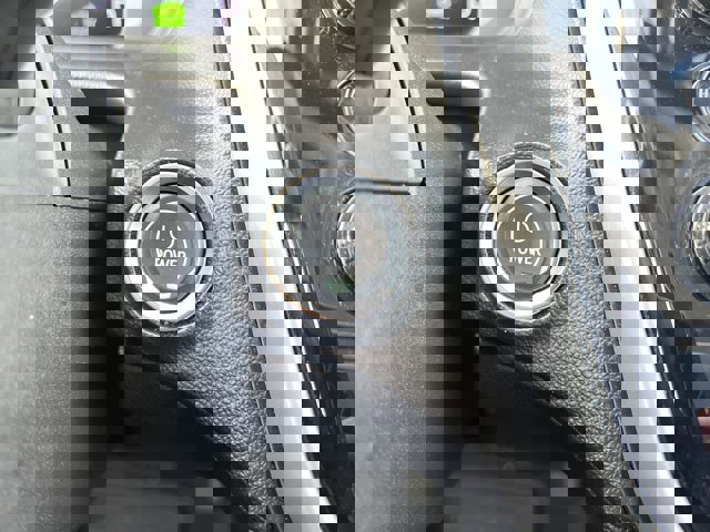 Used 2022 Chevrolet Bolt EUV LT w/ Convenience Package image 17