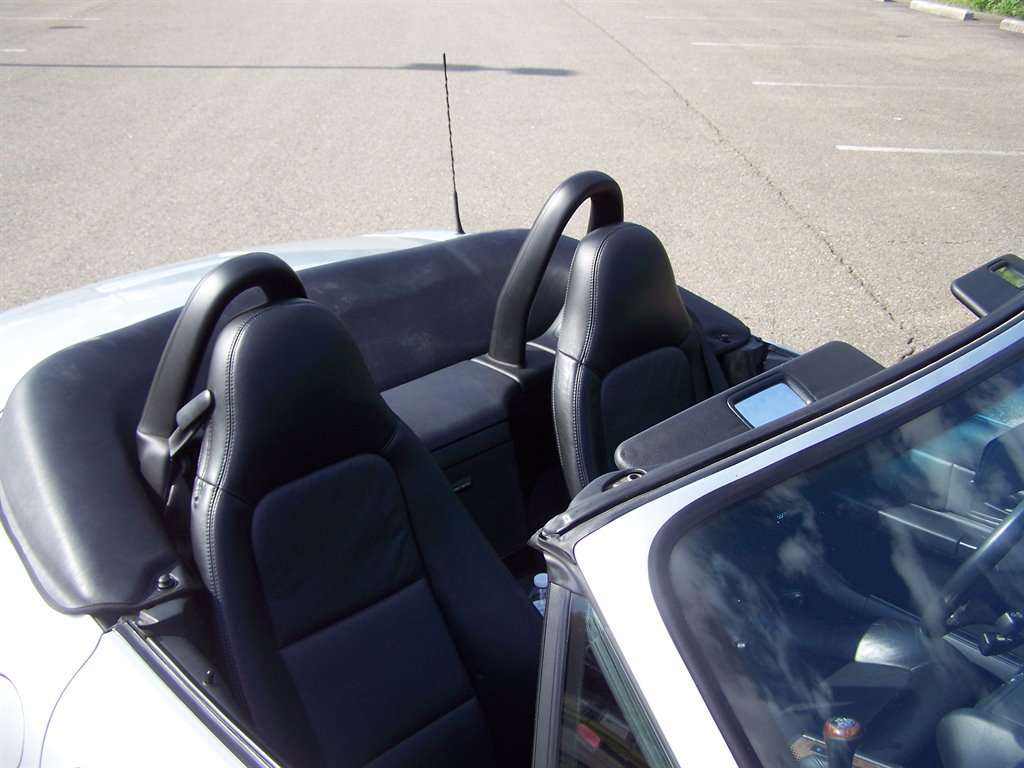 Used 2000 BMW Z3 2.5i RWD image 31
