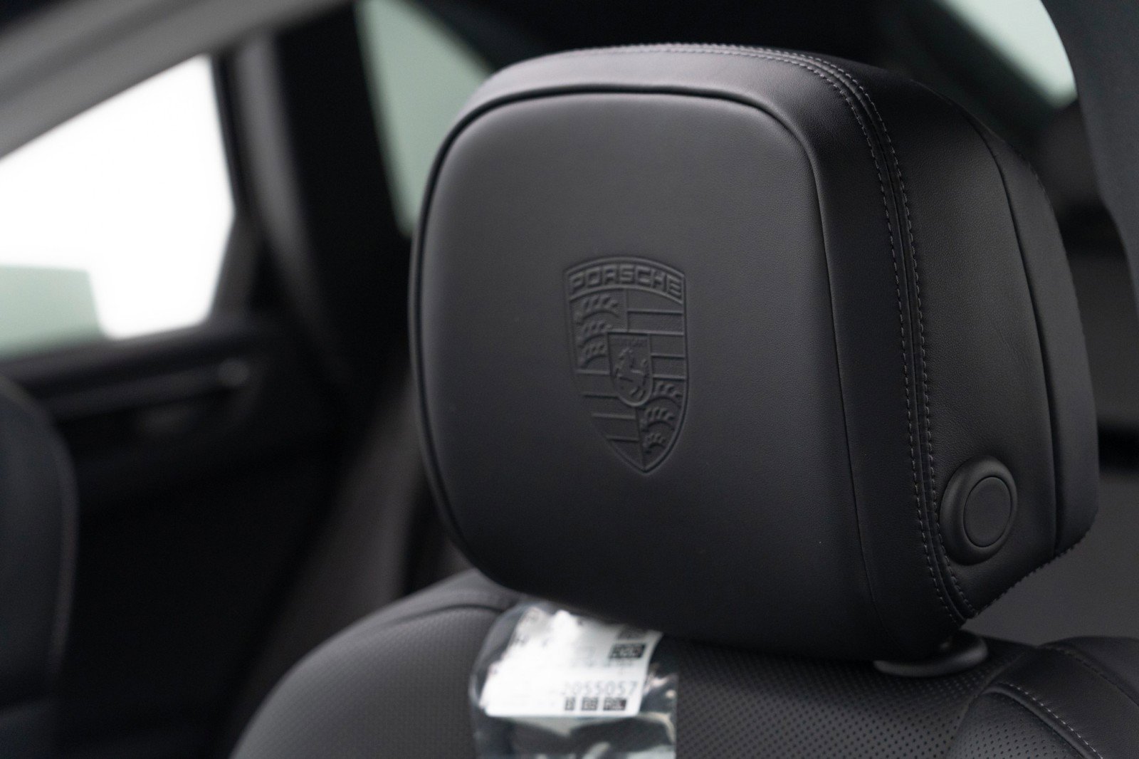 New 2025 Porsche Macan Turbo image 19