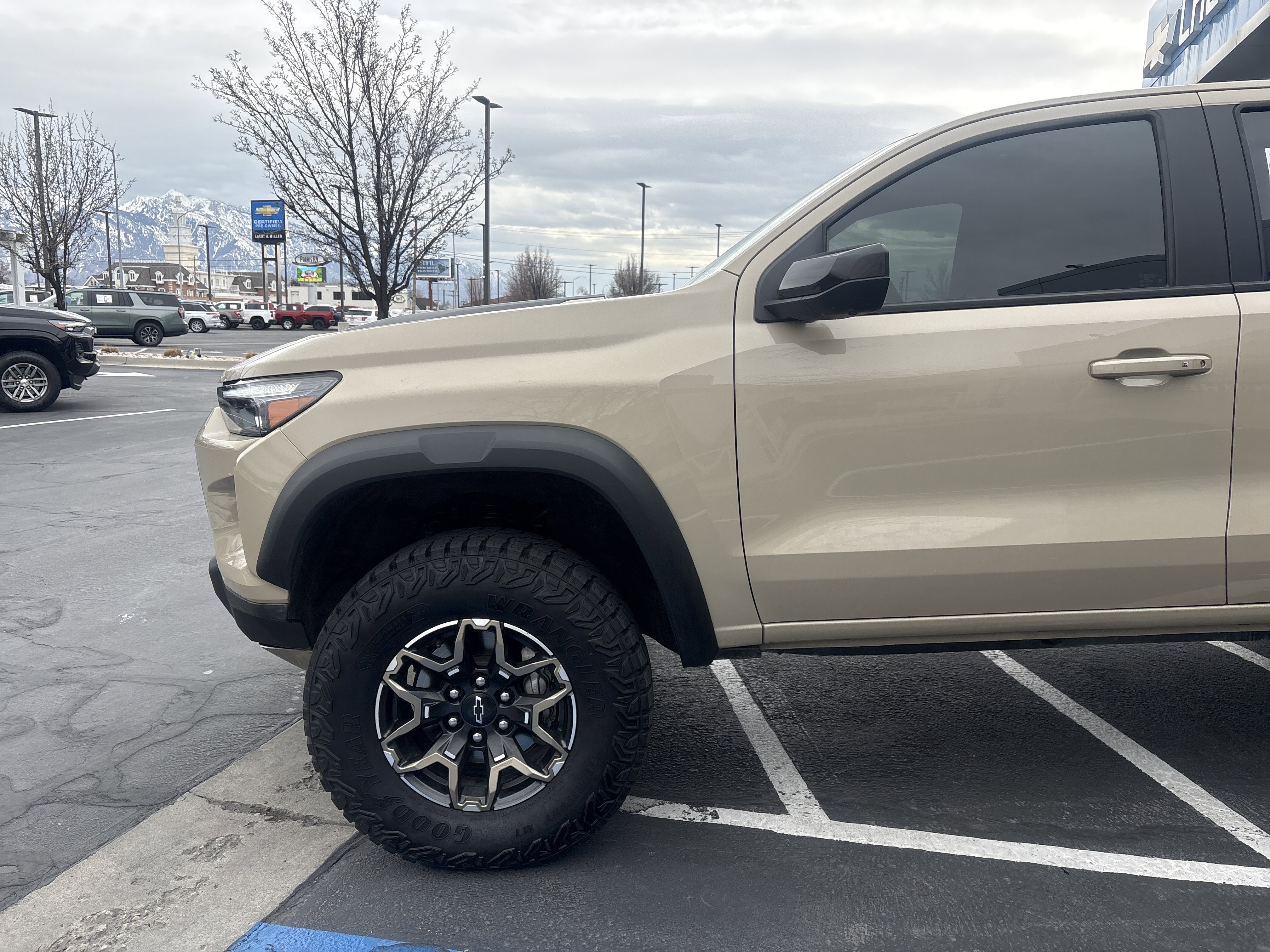 Used 2024 Chevrolet Colorado ZR2 w/ Technology Package image 9