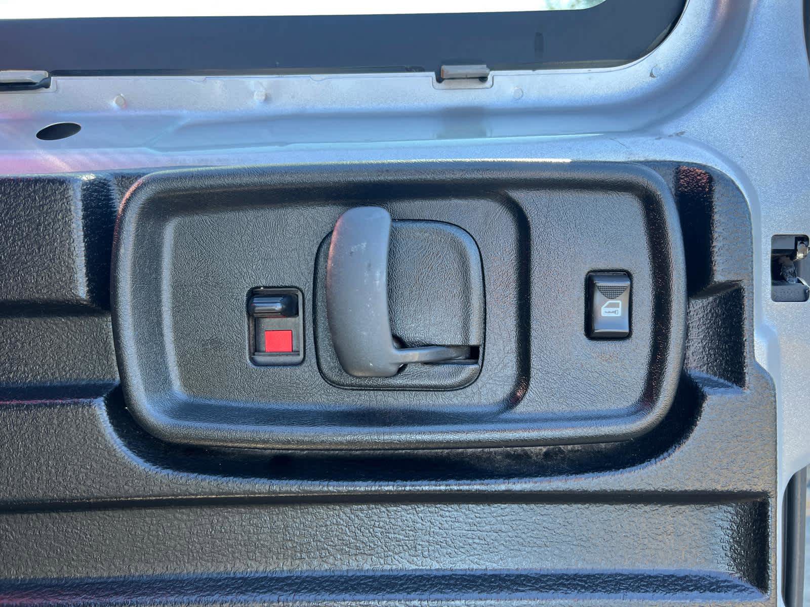 Certified 2019 Chevrolet Express 2500 w/ Chrome Appearance Package image 33