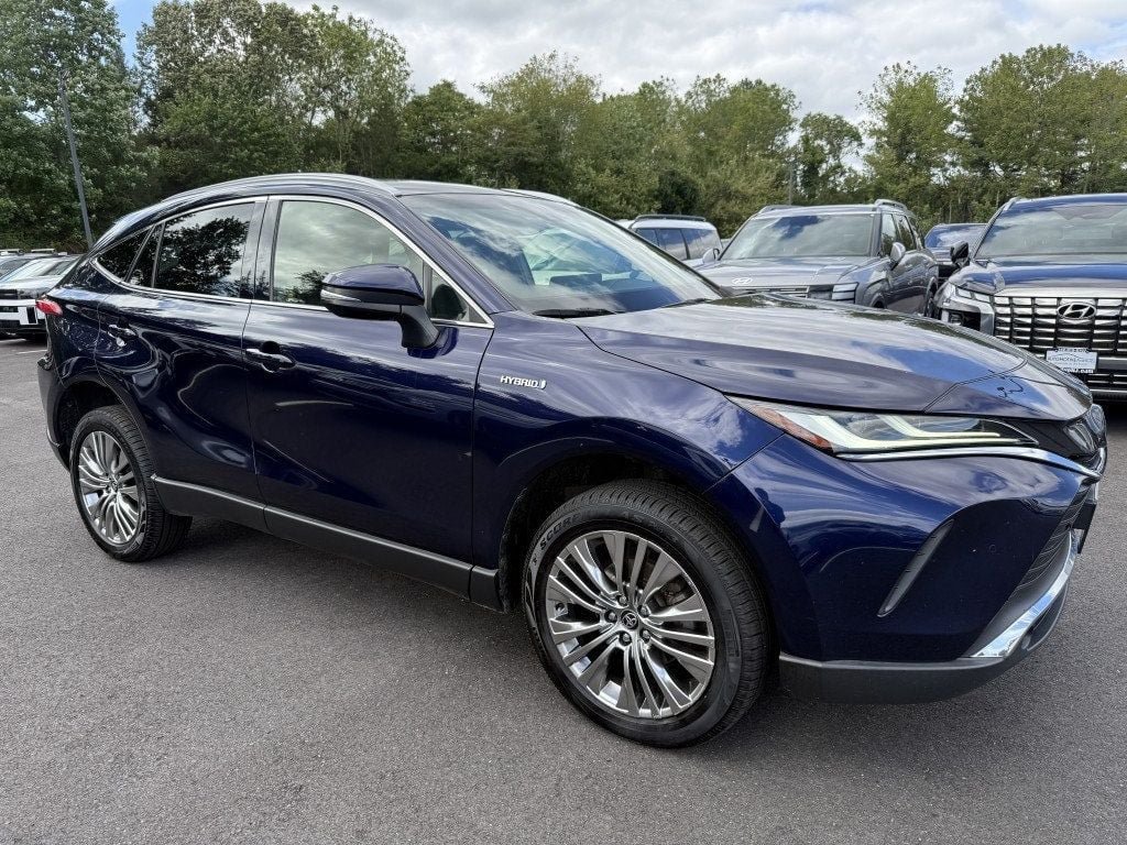 Used 2021 Toyota Venza XLE w/ Softex Package AWD/4WD image 2