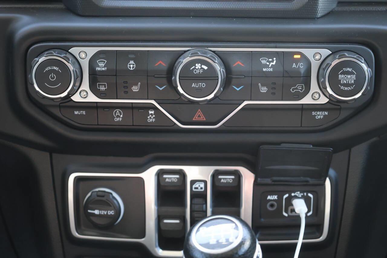 Used 2018 Jeep Wrangler Unlimited Sahara image 21