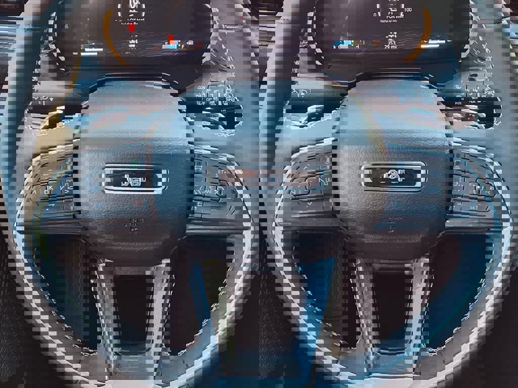 Used 2023 Jeep Grand Cherokee Laredo w/ Luxury Tech Group I image 17