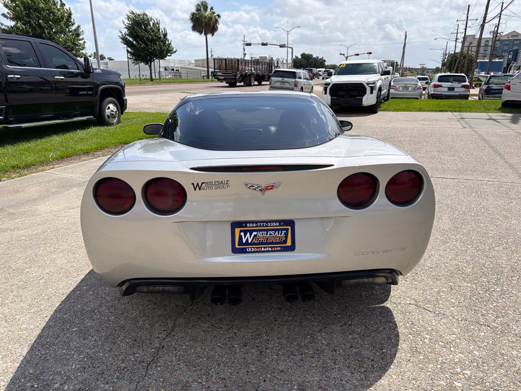Used 2005 Chevrolet Corvette Coupe w/ Preferred Equipment Group RWD image 5