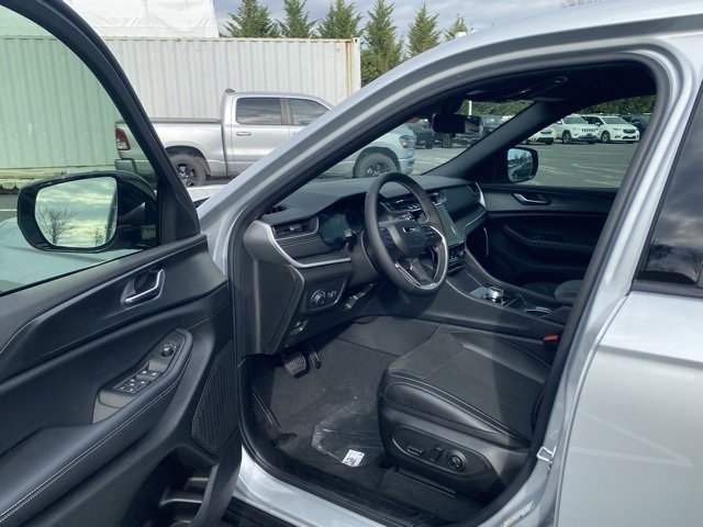 New 2025 Jeep Grand Cherokee L Altitude image 14