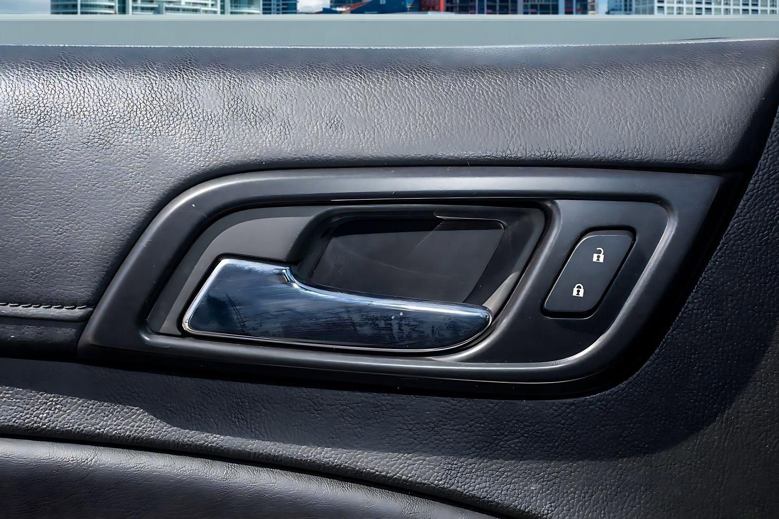 Used 2018 Chevrolet Tahoe LS image 27