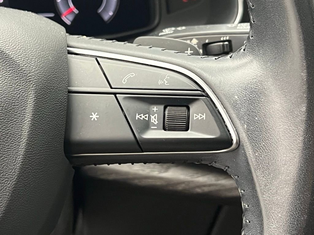 Used 2019 Audi Q8 Prestige w/ Luxury Package image 18