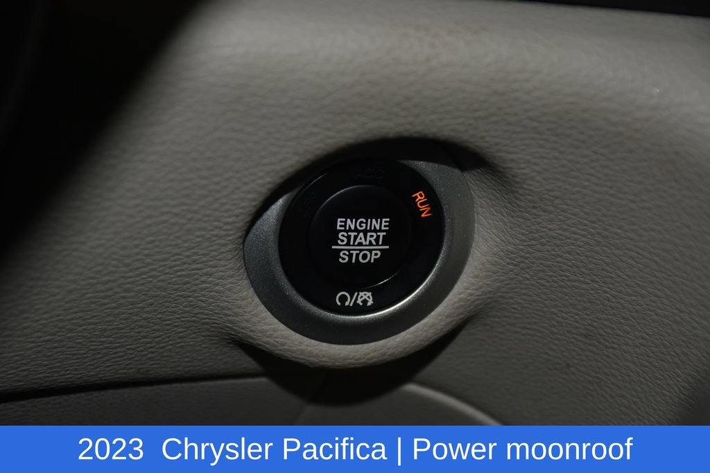 Used 2023 Chrysler Pacifica Limited FWD image 14