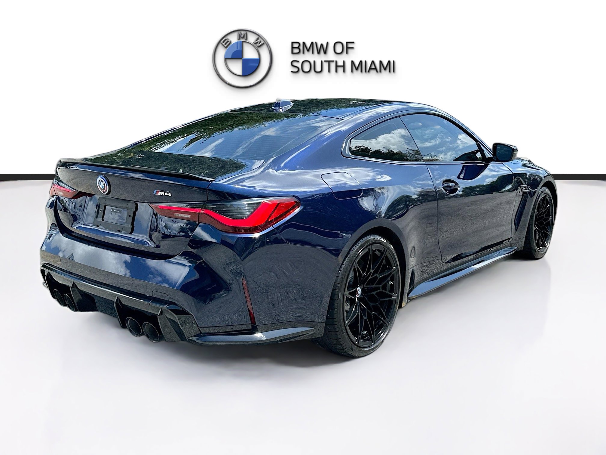 Used 2024 BMW M4 Coupe w/ Executive Package image 7