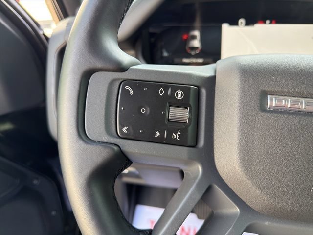 Used 2025 Land Rover Defender 110 SE AWD/4WD image 27