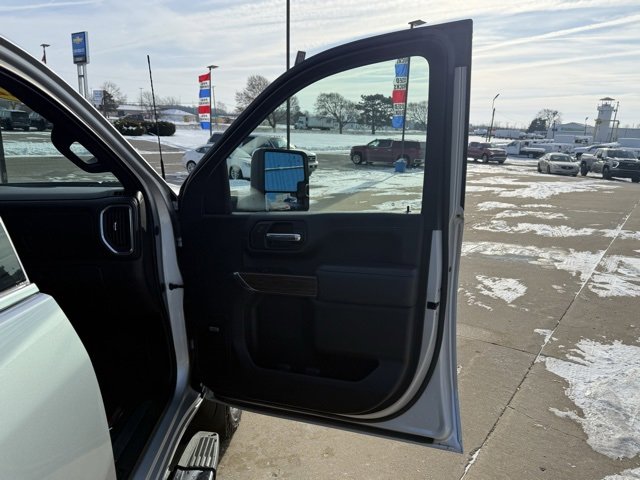 Used 2022 Chevrolet Silverado 2500 High Country w/ Safety Package II image 16