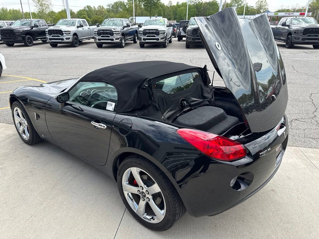 Used 2007 Pontiac Solstice Convertible w/ Premium Package RWD image 16