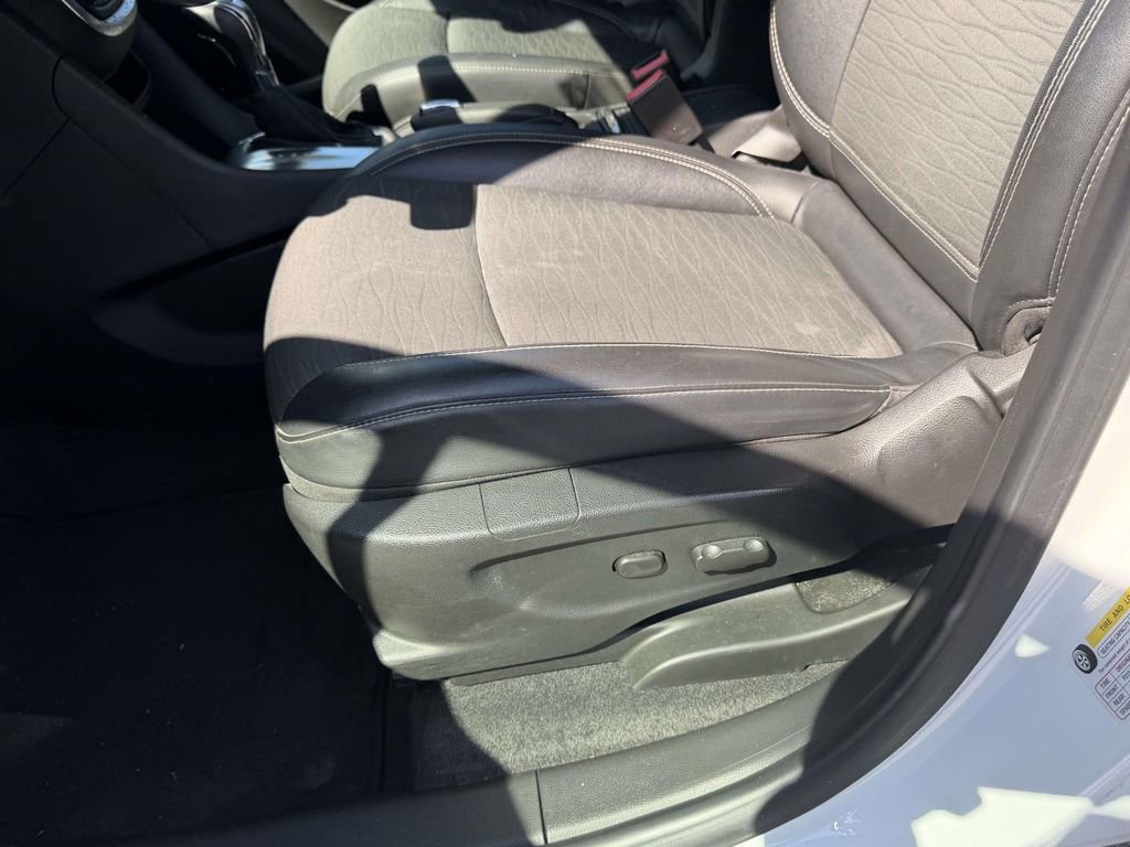 Used 2016 Buick Encore Convenience FWD image 18