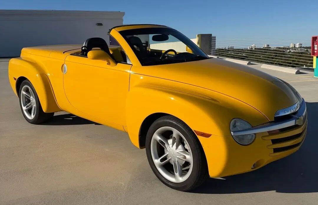 Used 2005 Chevrolet SSR LS 2dr Regular Cab Convertible w/ Preferred Equipment Group RWD image 8