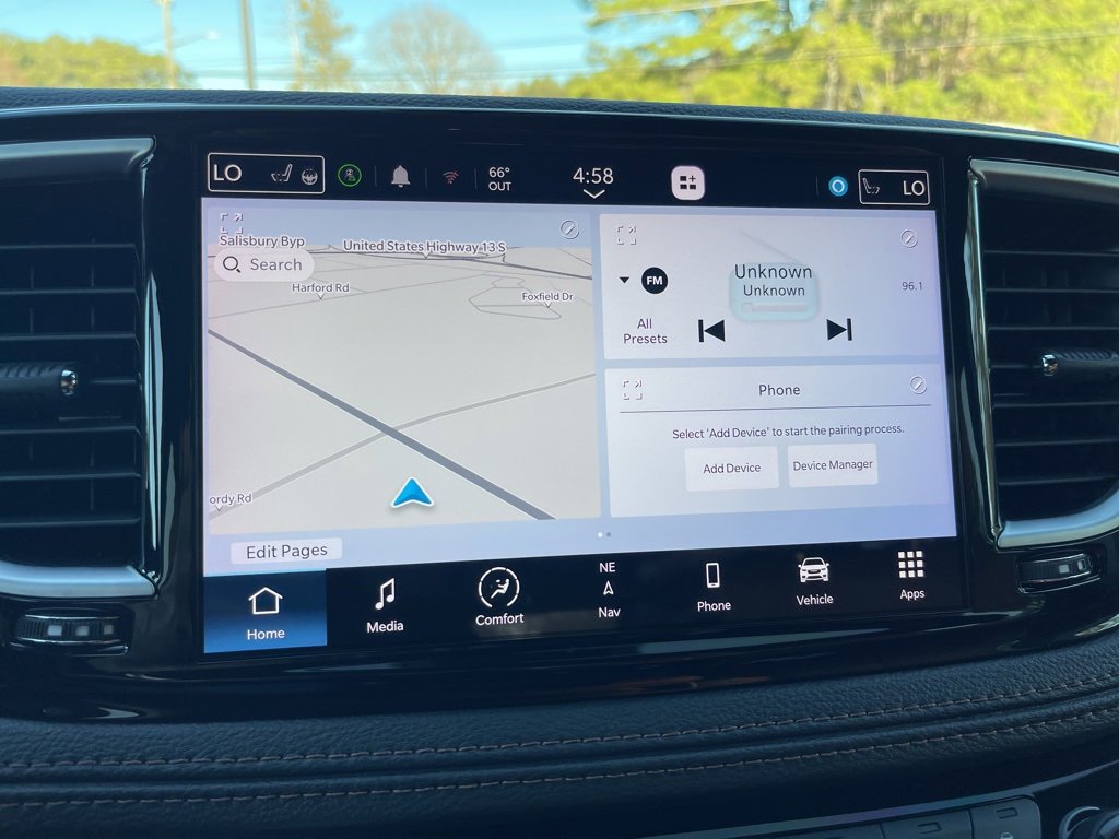 Used 2024 Chrysler Pacifica Pinnacle w/ Trailer Tow Group image 10