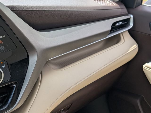 Used 2020 Toyota Highlander XLE image 30