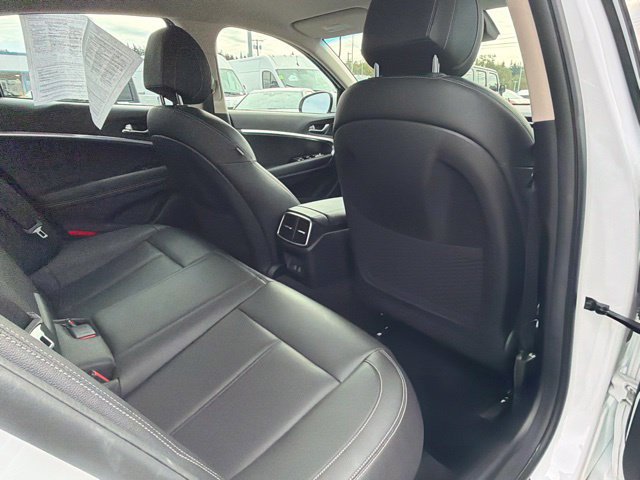 Used 2025 Genesis G70 2.5T AWD/4WD image 12