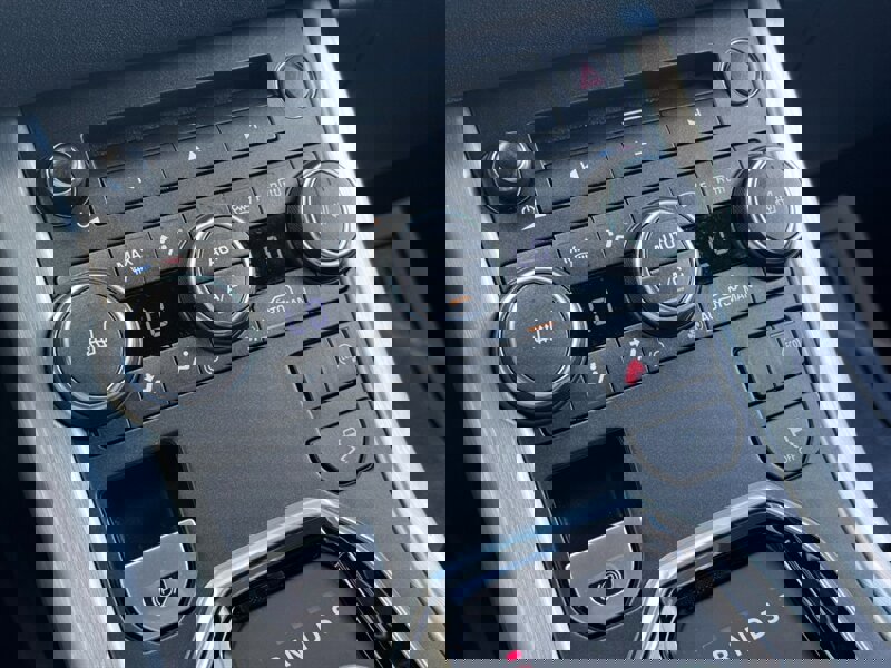 Used 2014 Land Rover Range Rover Evoque Pure Premium image 19