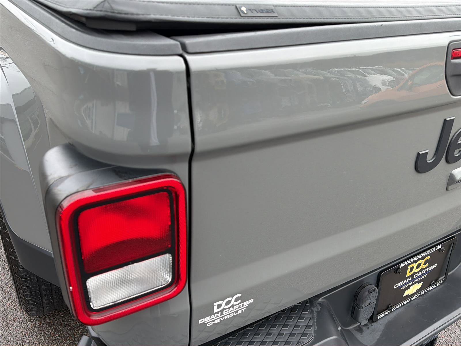 Used 2021 Jeep Gladiator Sport image 31
