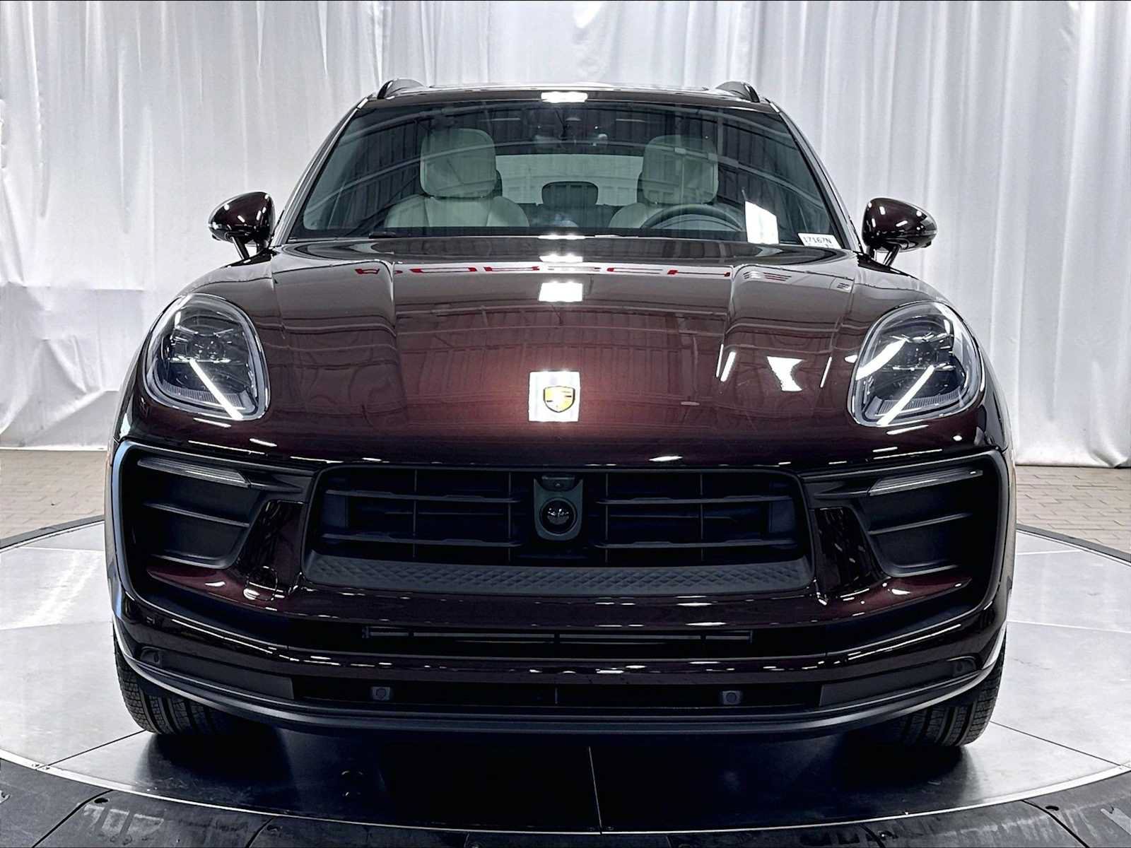 New 2026 Porsche Macan AWD/4WD image 10