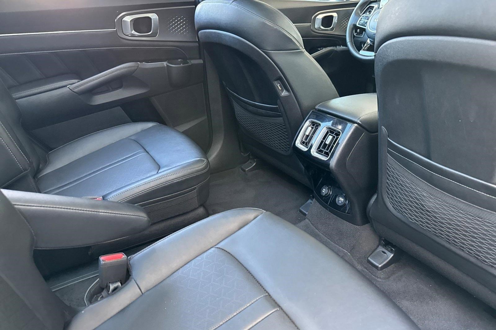 Used 2022 Kia Sorento SX image 30