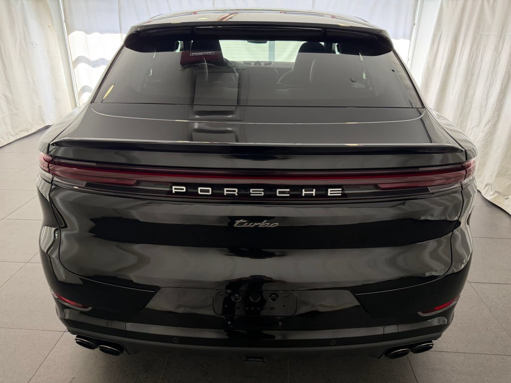 Certified 2025 Porsche Cayenne Turbo AWD/4WD image 8