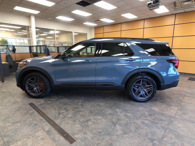 New 2026 Ford Explorer ST-Line w/ ST-Line Street Pack AWD/4WD image 4