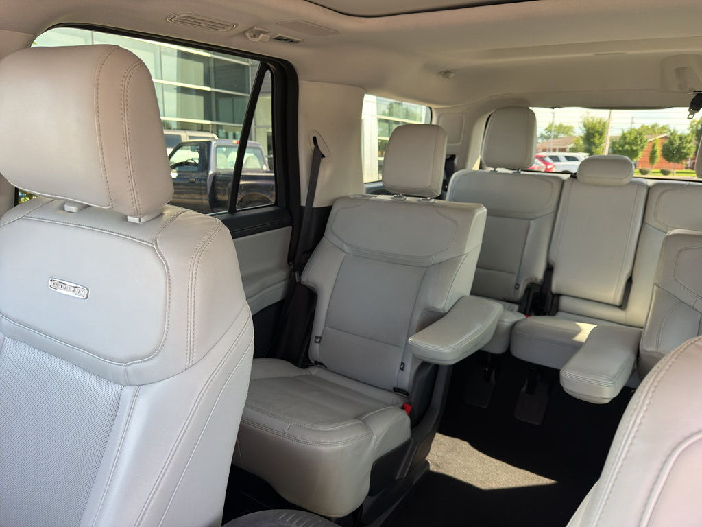 Used 2025 Ford Expedition Platinum w/ Driver's Package AWD/4WD image 19