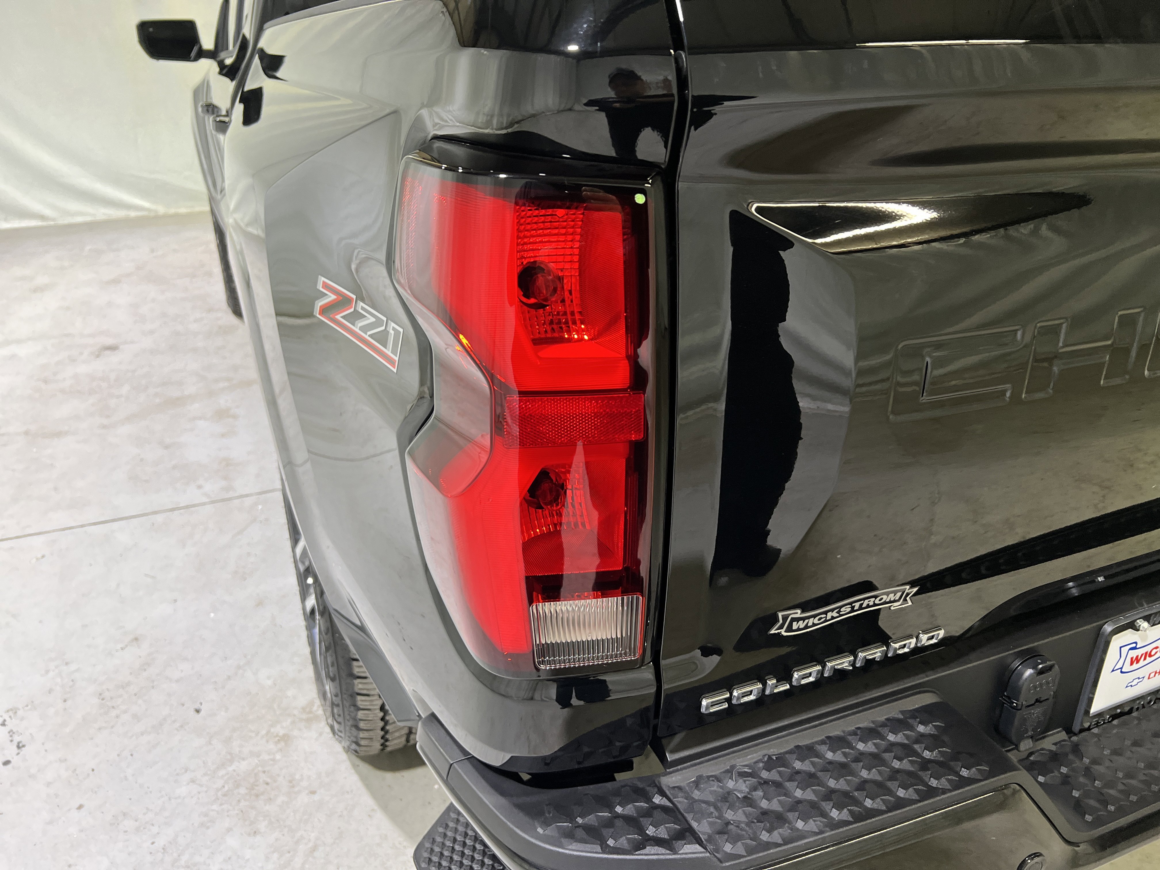 Used 2024 Chevrolet Colorado Z71 w/ Z71 Convenience Package 2 image 10